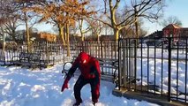 Человек-паук против Джокера Паук строит злой Снеговик реальной жизни Супергеройское кино чудо DC