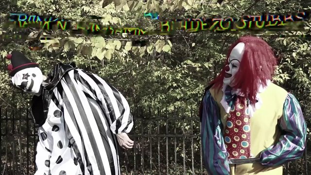 4 SCARY KILLER CLOWNS IN THE WOODS ON HALLOWEEN! Mean Dad Pranks Kids (FUNnel Vision Scare