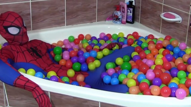 Spiderman Vs Hulk - Spiderman Fights Incredible Hulk In Real Life | Fun Superheroes Movie