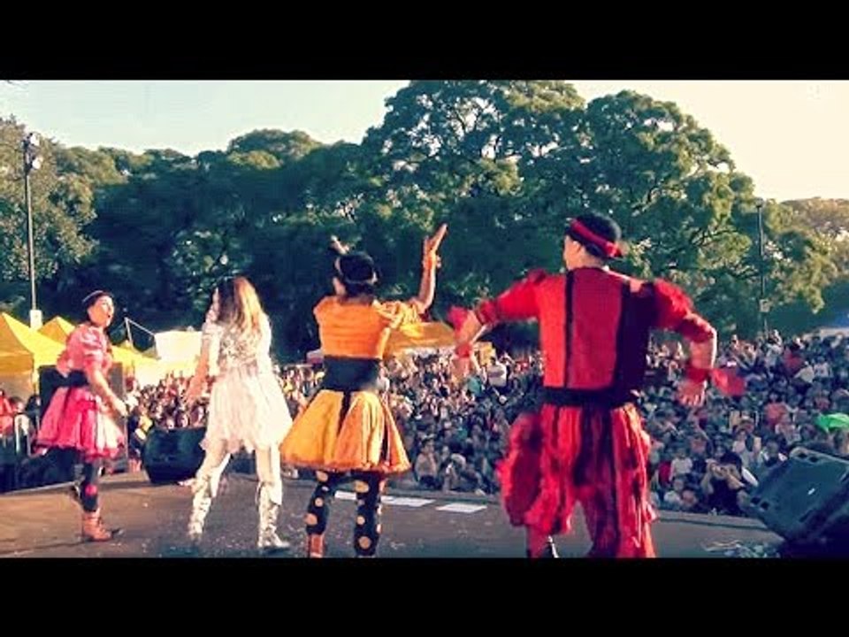 Imagenes del recital del gratuito y Backstage en Parque de los Patricios 2015 - Cantando con Adriana