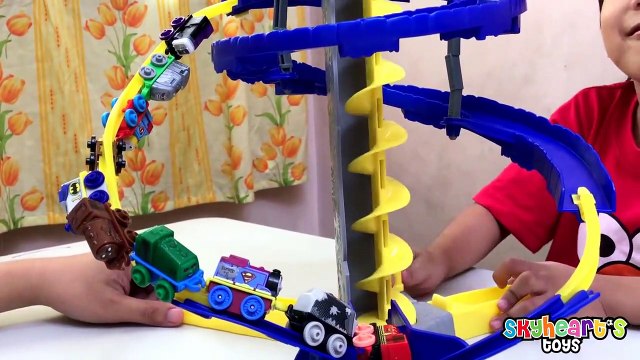 Thomas Minis Batcave DC Super Friends - Batman, Clayface, Thomas and friends toys for kids-vaQpuiuSY