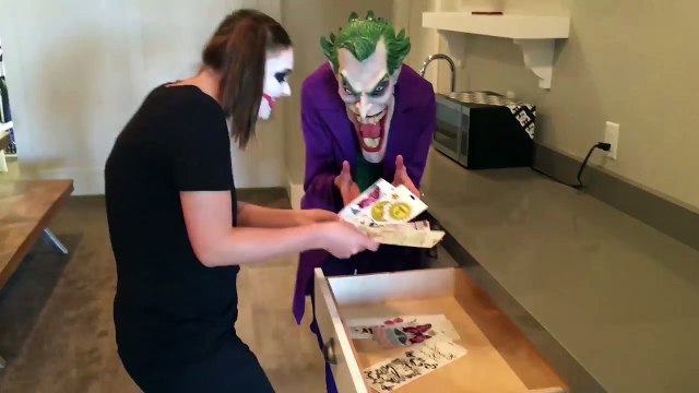 Joker Girl Bottle! Bad Baby Dress Up Makeup Fail Victoria Annabelle Freak Daddy Toy Freaks-o3rhHXfNPb8