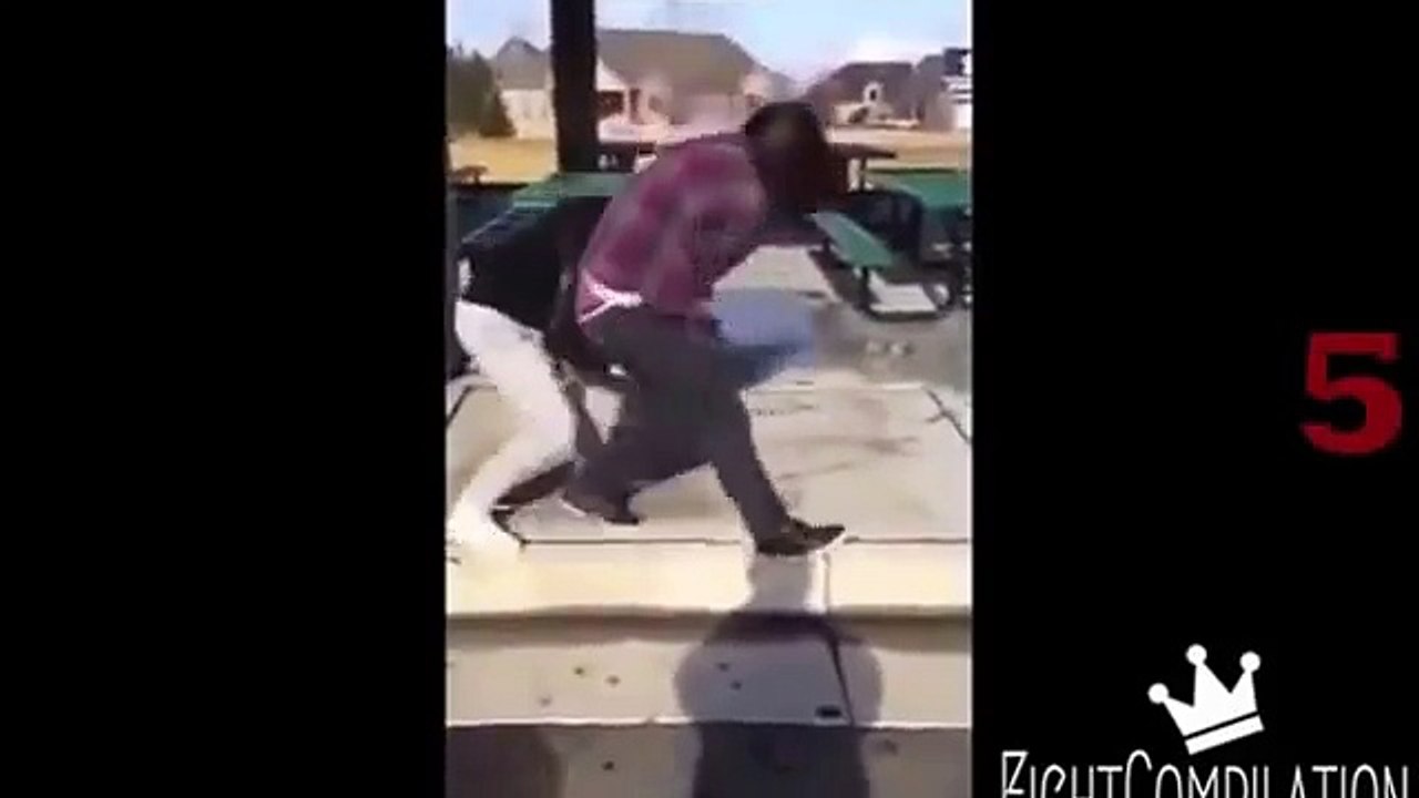 idiotas peleando gracioso parte 2