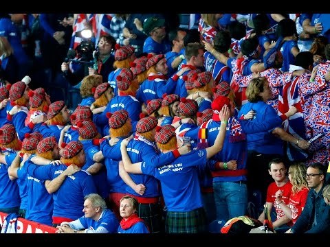 Fans show their colours at the 2015 Davis Cup Final
