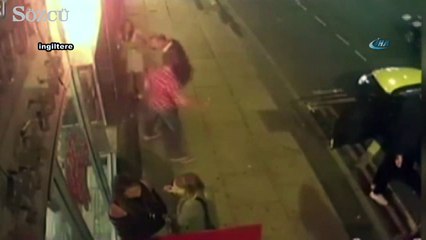 Yumrukların hedefi olan adam böyle bayıldı