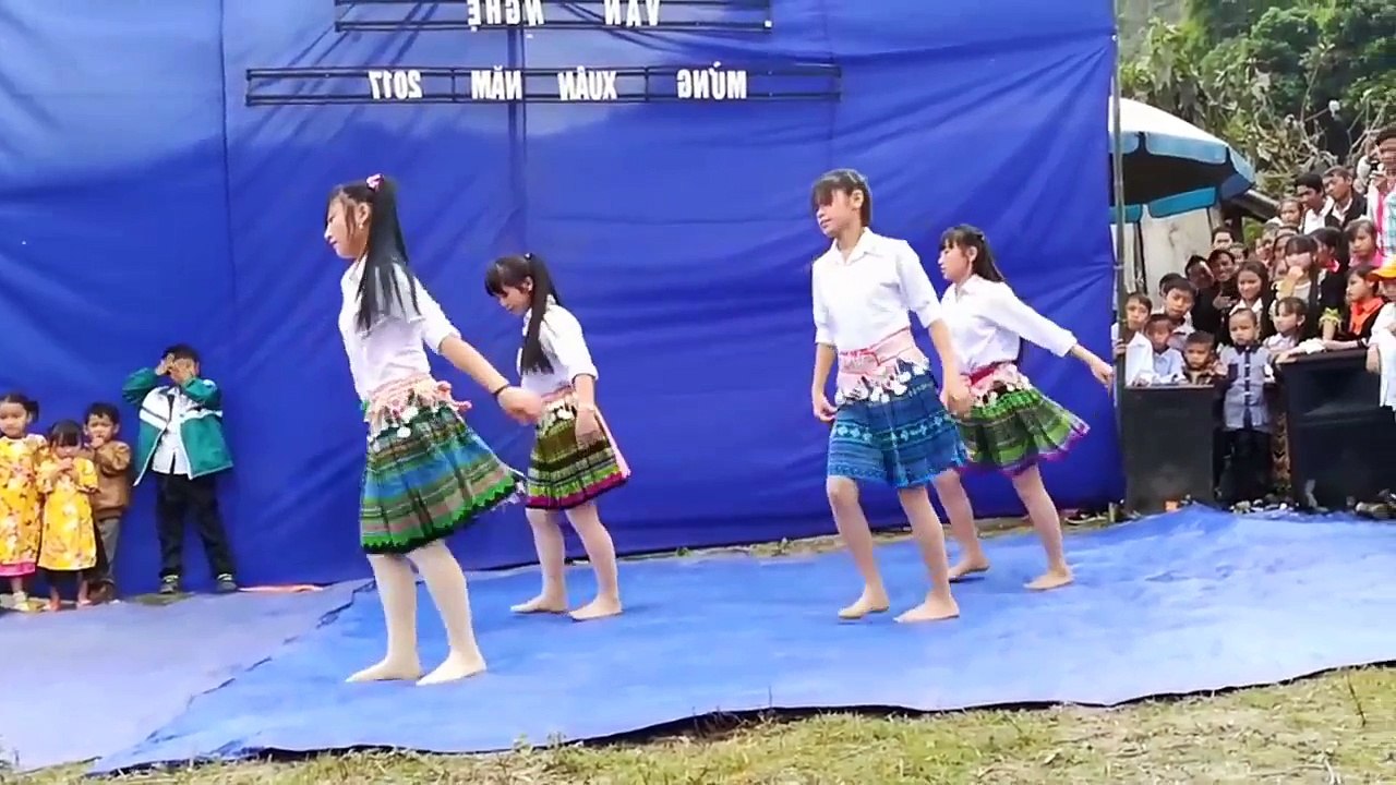Hmong sad song 2017 - nkauj hmoob Nyablaj ua las voos sexy dance