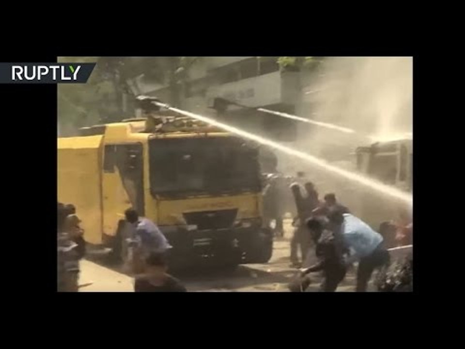 RAW: Violent clashes erupts as hundreds protest against hikes in energy prices in Bangladesh
