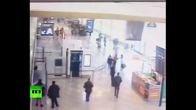 Voici les images des caméras de surveillance lors de l’attaque à l’aéroport d’Orly