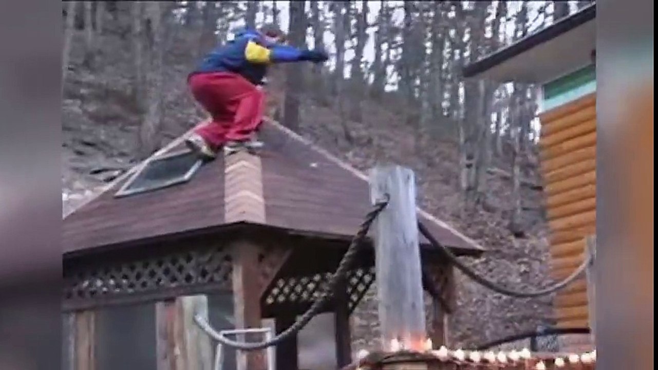 Christmas Light Decoration Disaster -Funny Fail Video
