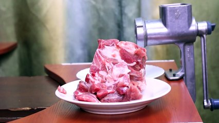 How to make an electric mincing machine