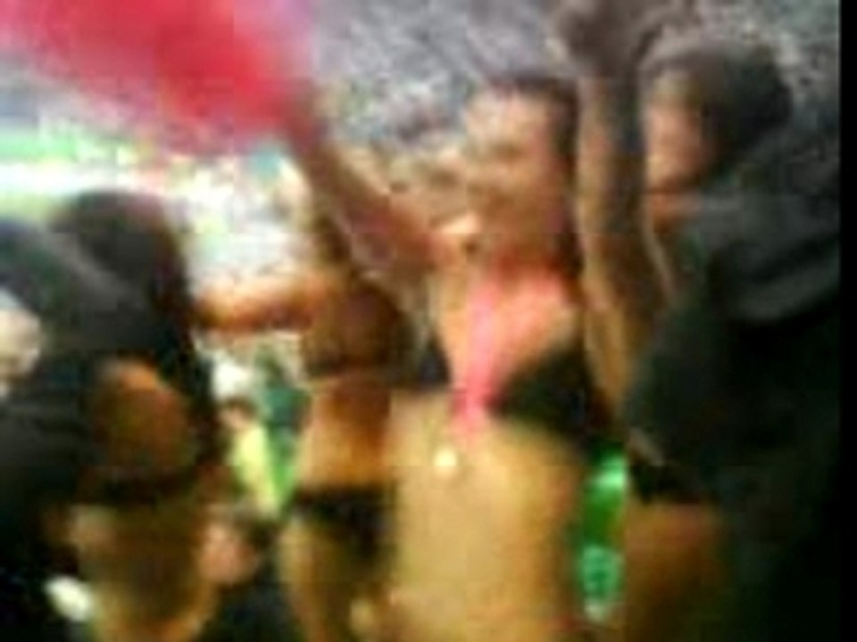 Des charmantes supportrices de rugby