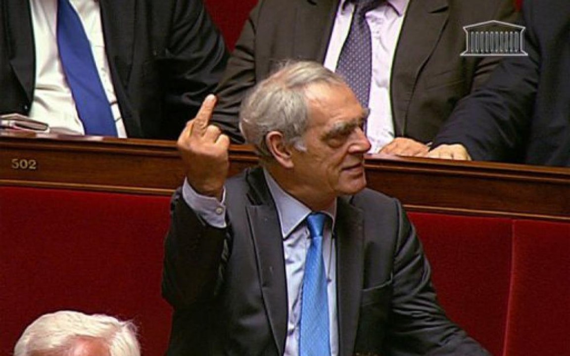 Quand Henri Emmanuelli envoyait un doigt d'honneur au Premier ministre Fillon