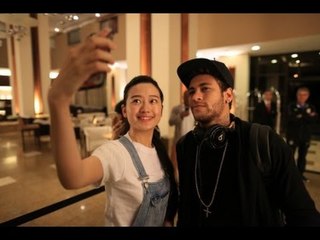 Neymar se apresenta à Seleção Brasileira