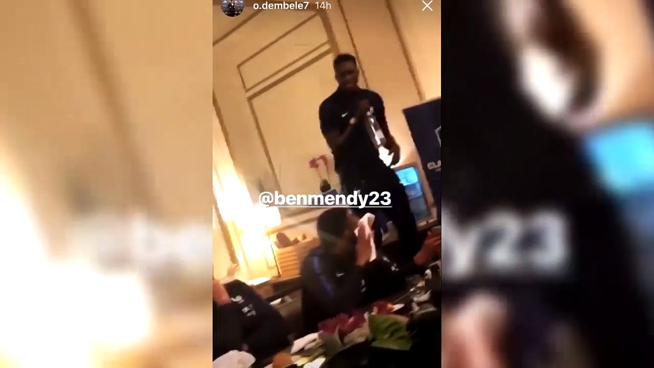 Le bizutage de Thauvin et celui de Mendy qui chante du Jul