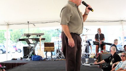Danny McCorkle sings 'Puppet On A String' Elvis Week 2016