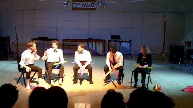 Musique de James Bond jouée avec des tubes en plastiques !