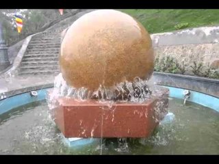 Tại Sao Hòn Đá Ngọc nặng Hàng Tấn Lại Xoay Tròn Được ?