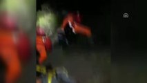 Kayalıklara Düşen Paraşütçü Yaralandı