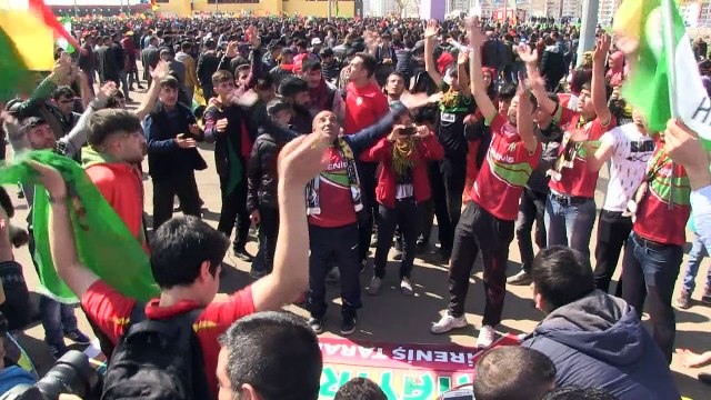 Kurdish festival goes on in Turkey's southeast despite tensions