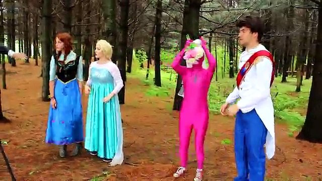 Frozen Elsa BALLOON PRANK! w/ Spiderman Maleficent Joker Hulk Spidergirl Anna Toys Superhe