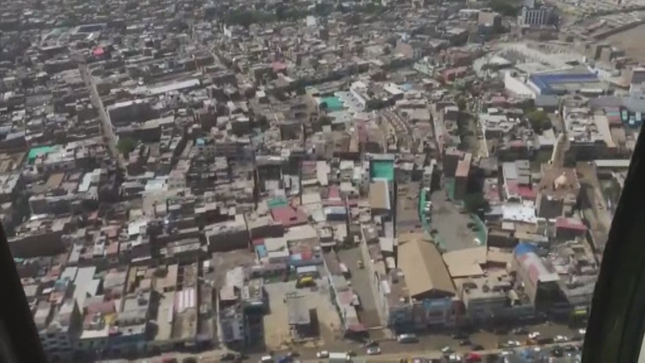 Kuczynsk recorre zonas del norte de Perú afectadas por lluvias e inundaciones