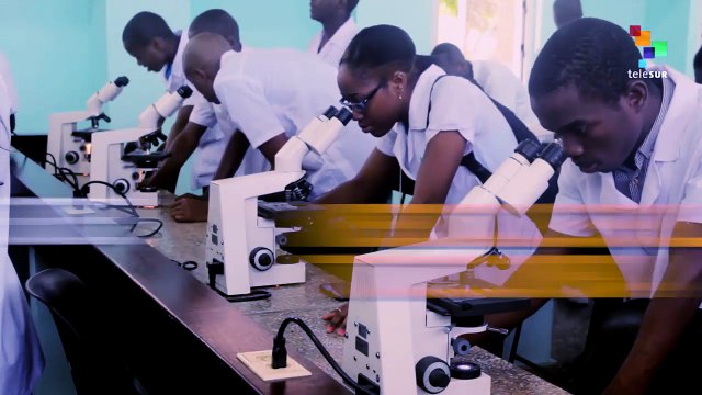 Cuban Scholarships Support Colombian Peace Process