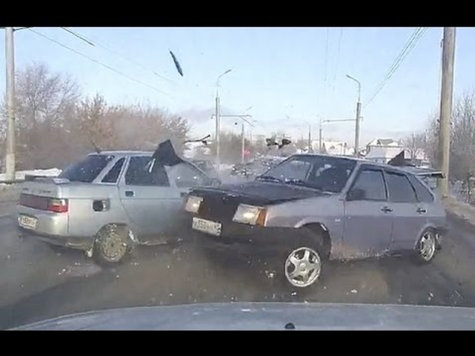 Car Crashes-Shocking dash camera HD #155