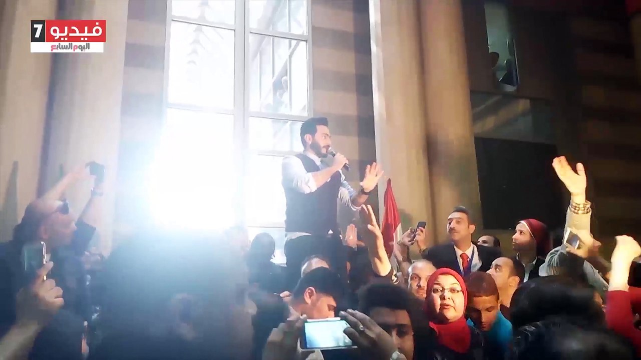 تامر حسنى يحيي حفل عيد الأم بمستشفى القصر العيني بغناء "ست الحبايب"