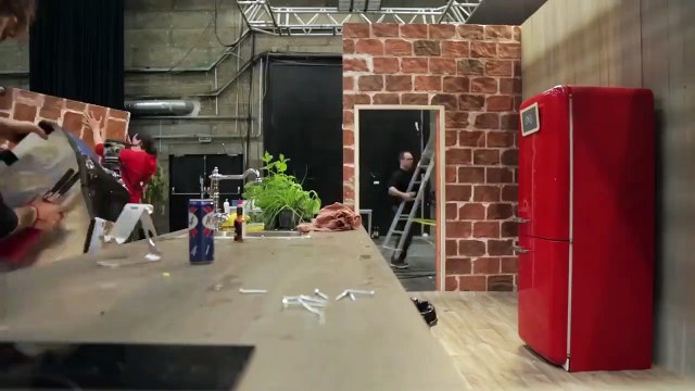 Elodie Frégé - Les Coulisses - Les Recettes Pompettes-Q6YTJvMkdmc