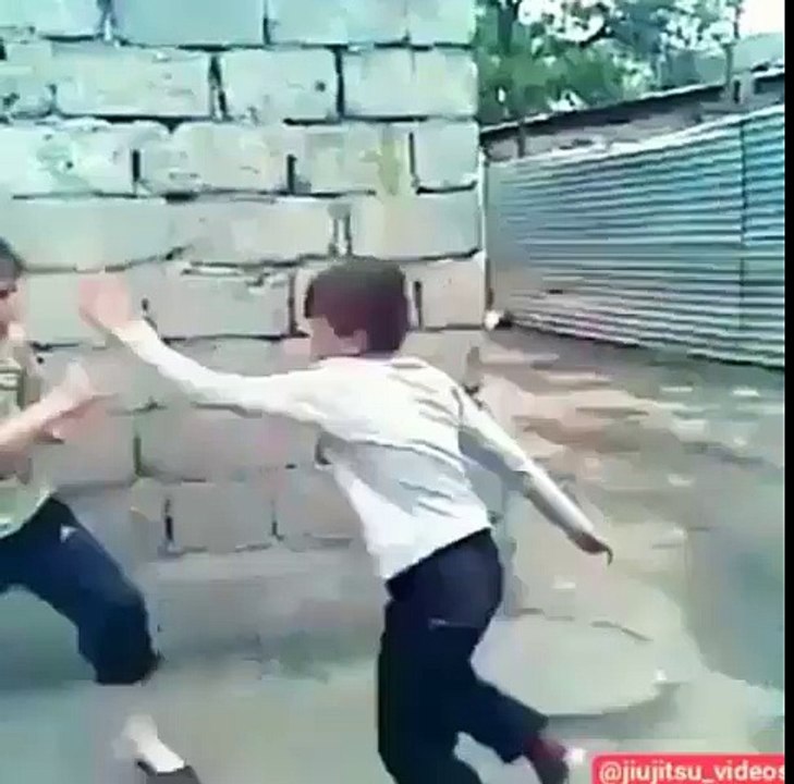 Mostrando que está com o jiu-jitsu em dia