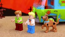Scooby Doo Lego Mystery Machine Captures Batman Legos with Spiderman and Captain America Flash Masks-jRIK