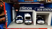 Hot Wheels Camiones de Bomberos, Ambulancias y Coches de Policía | Fast Lane SOS de la Estación de Diversión Coches de Juguete f