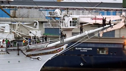 Des marins célèbrent leur retour après 3 mois en mer !