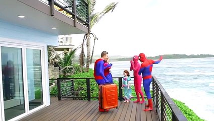 ❄️Frozen Elsa vs Superman! Elsa steps on superman Frozen Anna Pink Spidergirl Superhero Co