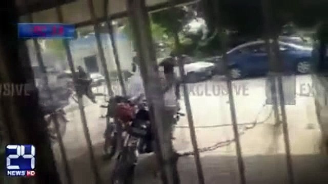 Mobile Footage of deadly clash between Islami Jamiat-e-Talaba & ANP Students at Punjab University