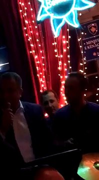 Shpend Ahmeti këndon në Bamboo