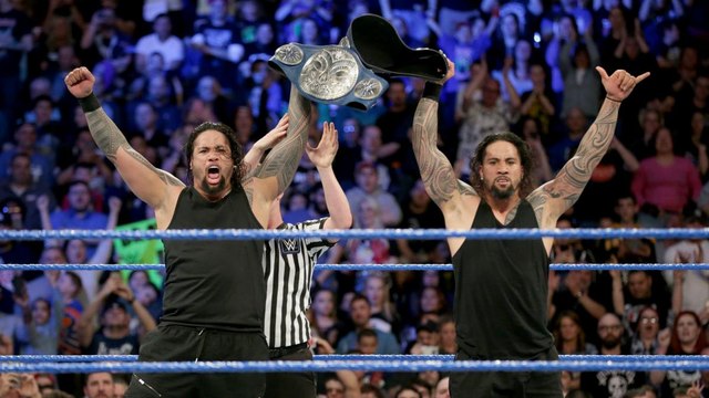 WWE - Los Usos nuevos Campeones por Equipos de SmackDown Live