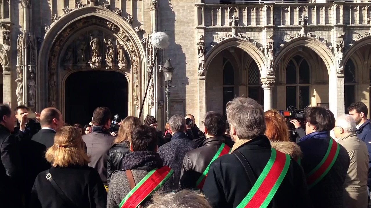 Attentats à Bruxelles : le personnel des services publics de la ville rend hommage aux victimes