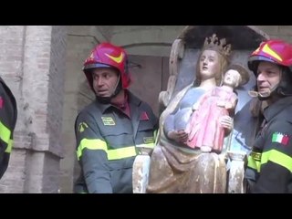 Скачать видео: Camerino (MC) - Terremoto, recupero opere nel Museo Diocesano (22.03.17)