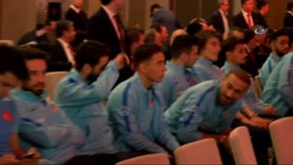 Tff Başkanı Demirören, İstanbul'da Milli Maç Oynanmamasını Değerlendirdi