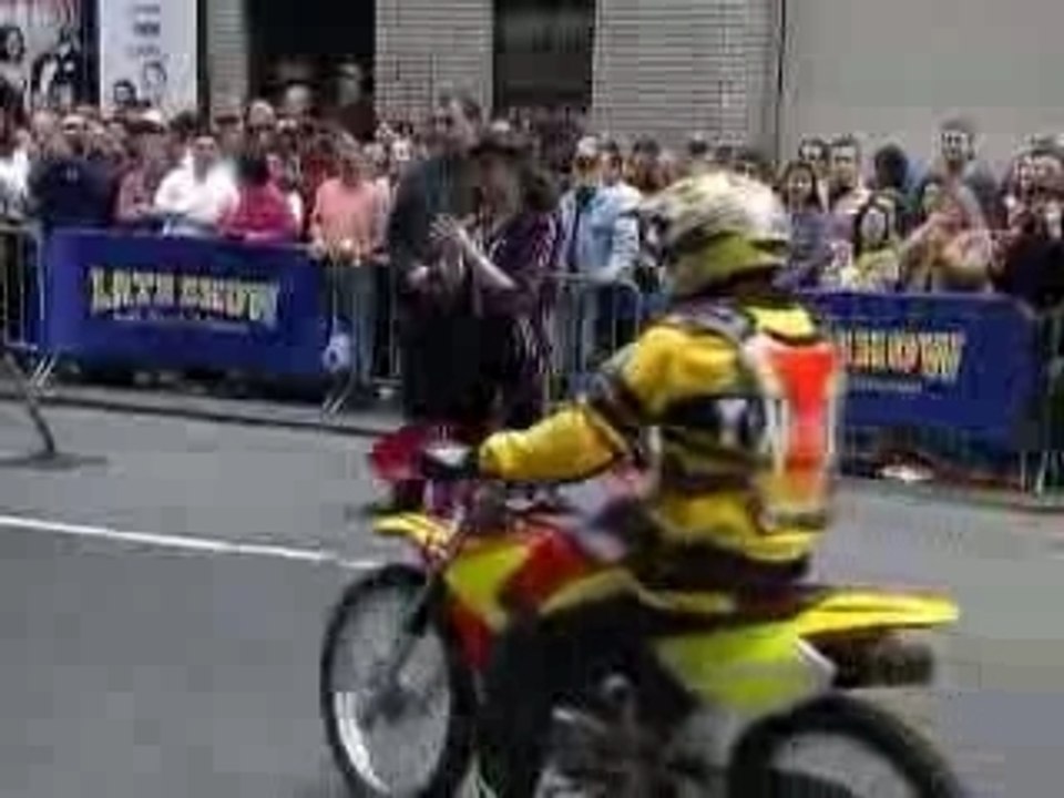 7-motos-dans-boule-Koreus[1].com