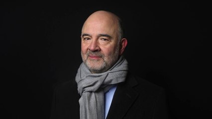 Costumes : après François Fillon, Pierre Moscovici à son tour épinglé