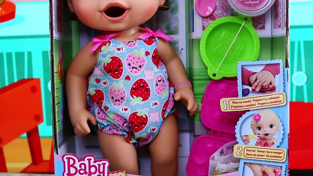 BABY ALIVE EATS PLAY DOH ❤ Super Snacks Snackin Brunette Doll Poops Playdough & Eats it!