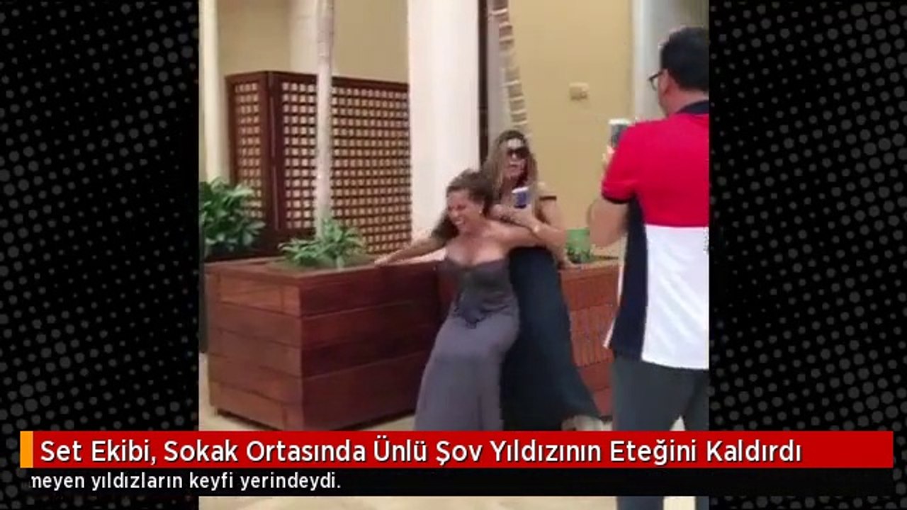Set Ekibi, Sokak Ortasında Ünlü Şov Yıldızının Eteğini Kaldırdı