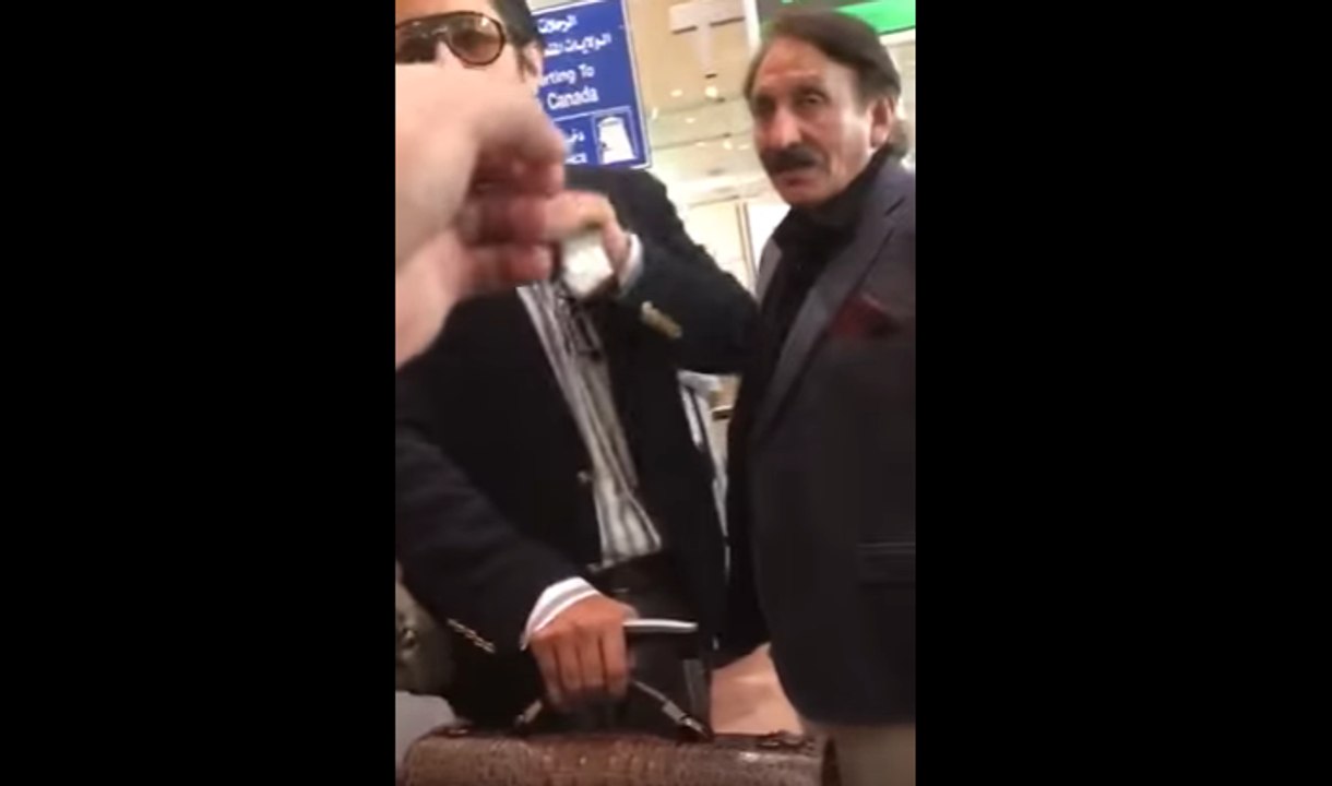 Ex CJP Iftikhar Ch and son Arsalan embarrassed at Jeddah Airport