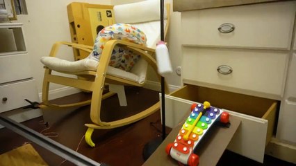 Annoncer l'arrivée de son enfant avec une machine de Rube Goldberg