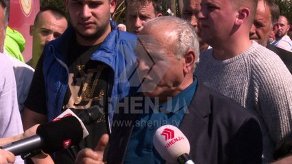 Faturat e larta të rrymës, haraçinasit bllokojnë rrugën