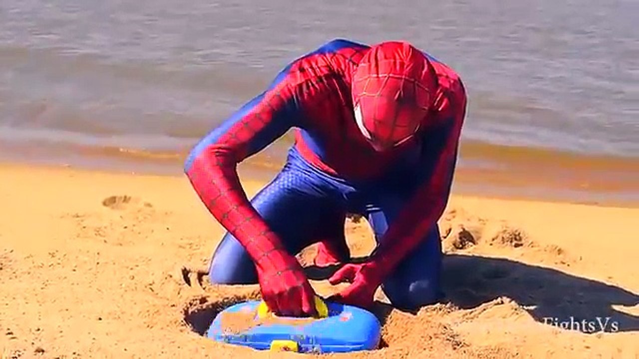 Spiderman Peppa Pig briefcase princess Disney Donald Duck Super Hero Fights Vs In Real Lif