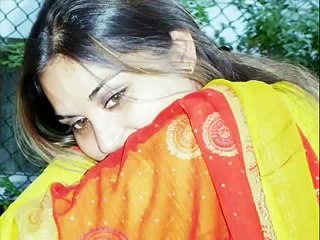 Beautiful Romantic urdu Poem for All the Lovers(360p)