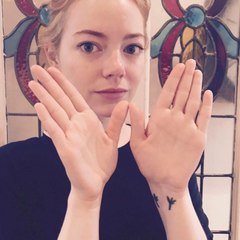Here's why your favorite celebrities are all making the 'W' sign today
